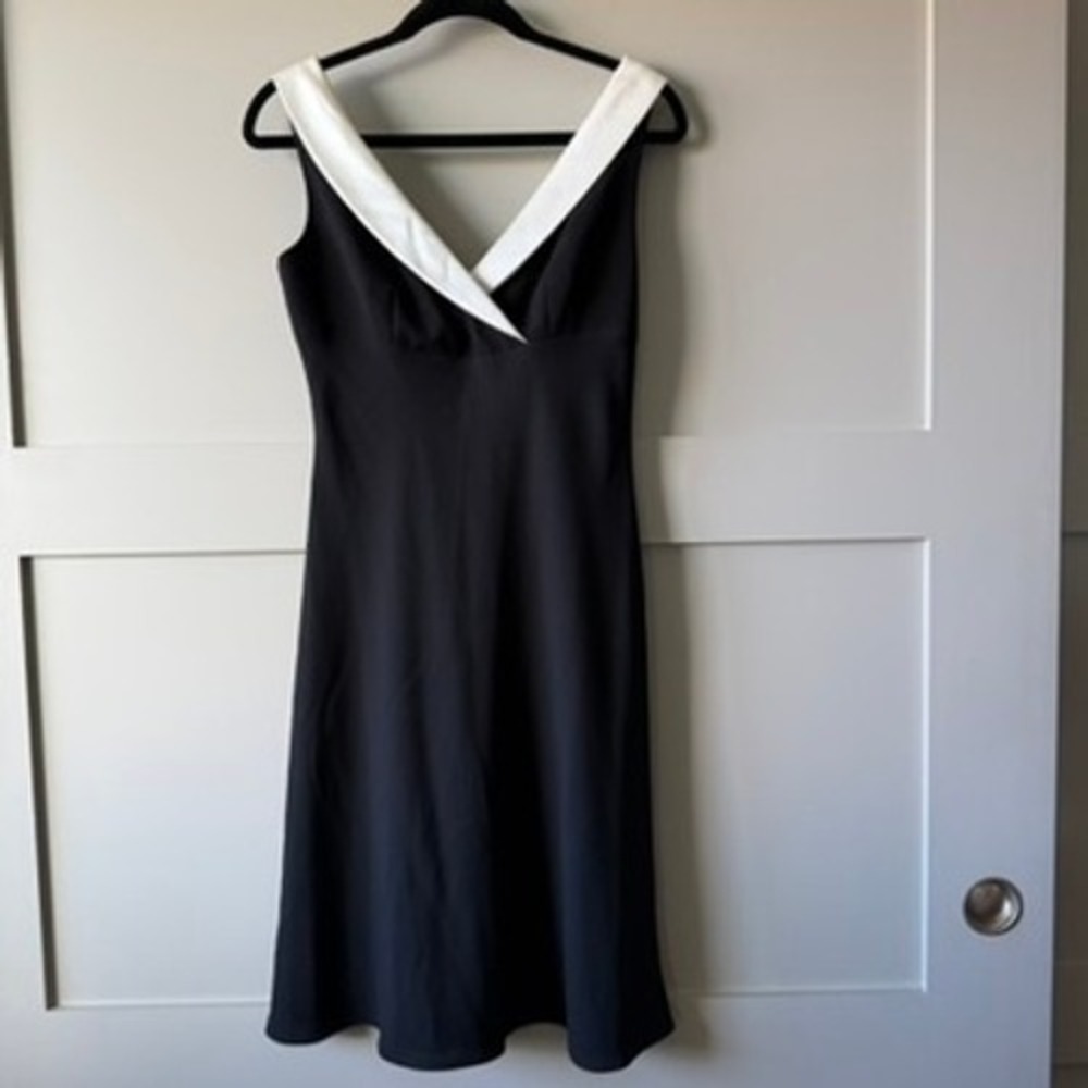 Ann Taylor Petites Contrast Collar A-Line Dress Size 6P Black‎ White V Neck Knee